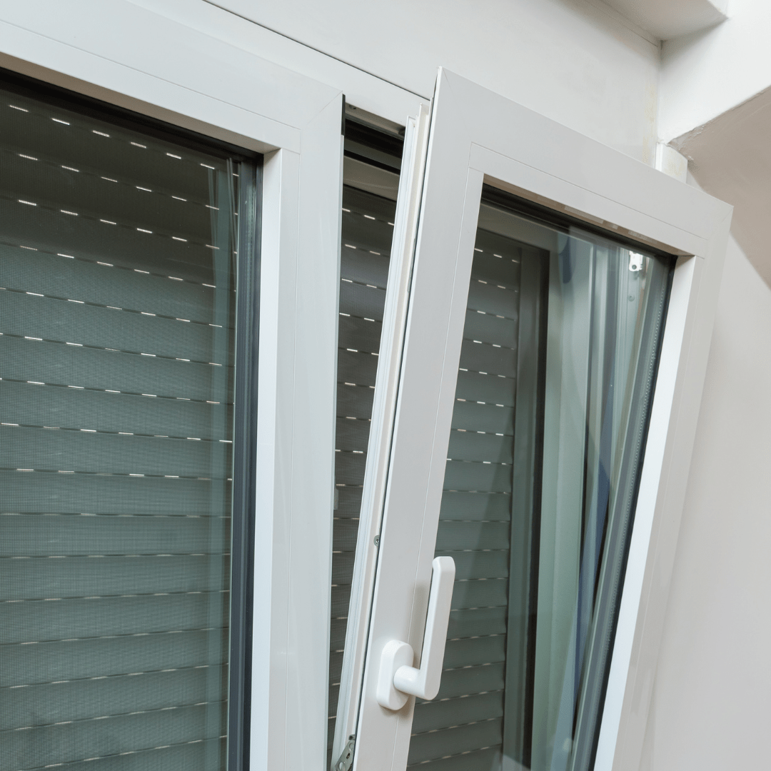 Fenêtre oscillo-battante ou à la française